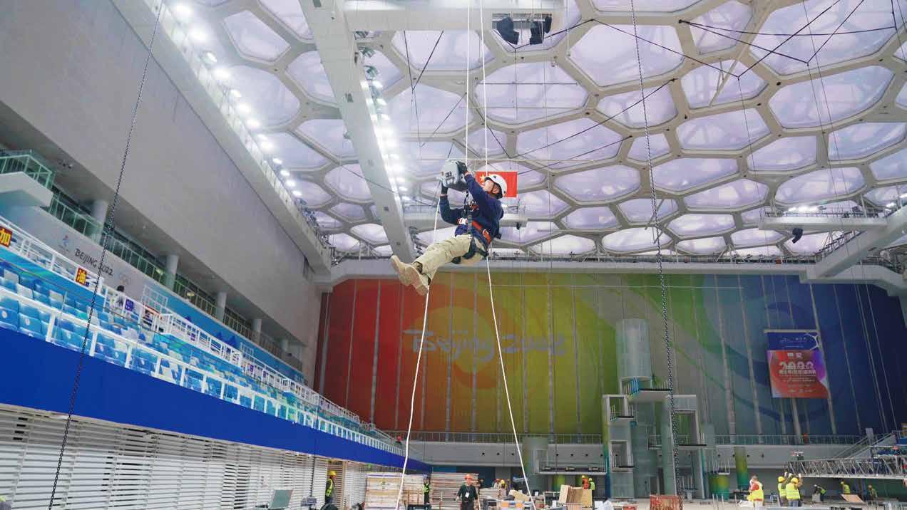 Smart Spider powered lift ascender in professional use